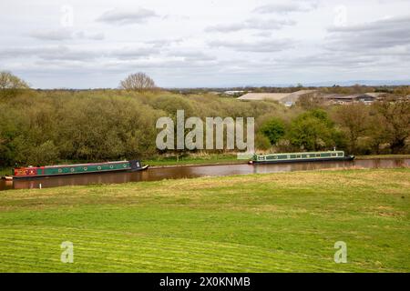 Canal Narrowboats bei Hurleston Cheshire am Shropshire union Kanal nahe der Kreuzung mit dem Llangollen Kanal Stockfoto