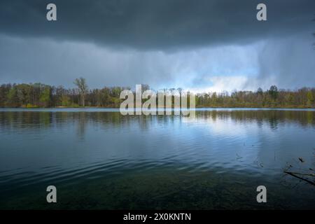 Deutschland, Baden-Württemberg, Karlsruhe, der Steinbruchteich Grötzingen. Stockfoto