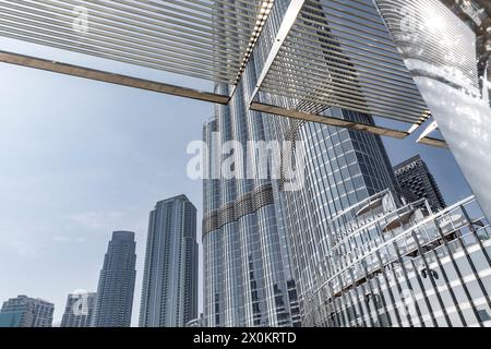 Blick auf die Skyline und Burj Khalifa, Eingangsbereich, Dubai, Vereinigte Arabische Emirate, Naher Osten, Asien Stockfoto