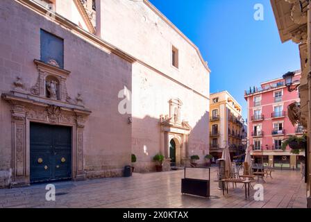 Kathedrale San Nicolas, Kirche, Hausfassade, Altstadt, Architektur, Stadtbesichtigung, Alicante, Valencia Autonomy, Spanien, Stockfoto