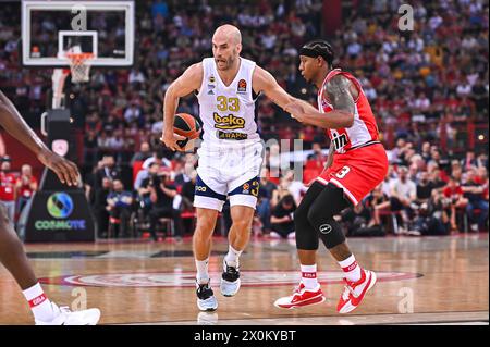 Piräus, Lombardei, Griechenland. April 2024. 33 NICK CALATHES von Fenerbahce Beko Istanbul spielt am 12. April 2024 im Peace & Friendship Stadium in Piräus, Griechenland, während der Euroleague, Runde 34, Spiel zwischen Olympiacos Piräus und Fenerbahce Beko Istanbul. (Kreditbild: © Stefanos Kyriazis/ZUMA Press Wire) NUR REDAKTIONELLE VERWENDUNG! Nicht für kommerzielle ZWECKE! Quelle: ZUMA Press, Inc./Alamy Live News Stockfoto