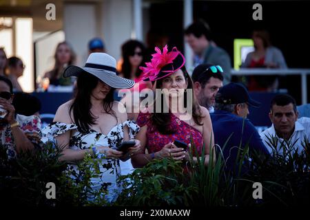 Wellington, Florida, USA. April 2024. Prinz Harry, Duke of Sussex, Mitbegründer von Sentebale, spielt im Royal Salute Sentebale Team gegen das Grand Champions Team, das von seinem langjährigen Freund und Botschafter der Wohltätigkeitsorganisation, dem argentinischen Polospieler Nacho Figueras und dem Maseru Team, angeführt wird. Quelle: Yaroslav Sabitov/YES Market Media/Alamy Live News. Stockfoto