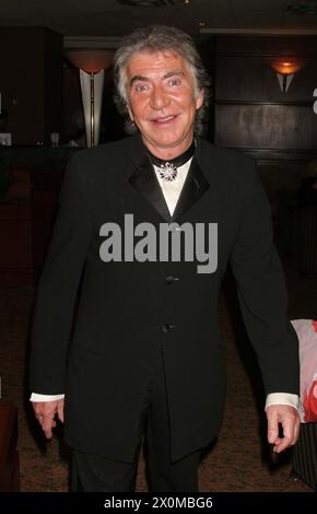 Roberto Cavalli ist gestorben. Roberto Cavalli nimmt am 30. April 2005 an dem White House Correspondents' Dinner im Washington Hilton Hotel in Washington, DC Teil. Foto: Henry McGee/MediaPunch Stockfoto