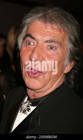 Roberto Cavalli ist gestorben. Roberto Cavalli nimmt am 30. April 2005 an dem White House Correspondents' Dinner im Washington Hilton Hotel in Washington, DC Teil. Foto: Henry McGee/MediaPunch Stockfoto