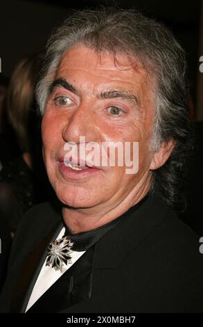 Roberto Cavalli ist gestorben. Roberto Cavalli nimmt am 30. April 2005 an dem White House Correspondents' Dinner im Washington Hilton Hotel in Washington, DC Teil. Foto: Henry McGee/MediaPunch Stockfoto