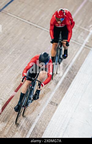 Milton, Kanada. April 2024. Foto von Alex Whitehead/SWpix.com - 12/04/2024 - Radfahren - Tissot UCI Track Nations Cup - Runde 3: Milton - Mattamy National Cycling Centre, Milton, Ontario, Kanada - Women's Team Sprint Qualifying - Sarah Orban, Kelsey Mitchell und Lauriane Genest of Canada Credit: SWpix/Alamy Live News Stockfoto