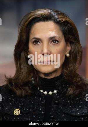 Washington, Usa. April 2024. Die US-Repräsentantin Maria Elvira Salazar (Republikanerin von Florida) nimmt an einer Pressekonferenz im Kapitol der Vereinigten Staaten in Washington, DC, USA, am Mittwoch, 10. April, Teil. 2024. Foto: Rod Lamkey/CNP/ABACAPRESS.COM Credit: abaca Press/Alamy Live News Stockfoto