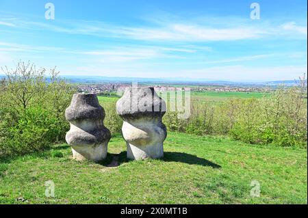 St. Margarethen, Burgenland, Österreich. Skulpturen römischer Steinbruch St. Margarethen. Milena Lah 1970, die Skulpturenlandschaft in St. Margarethen Stockfoto