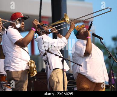 New Orleans, USA. April 2024. Die Soul Rebels treten am Freitag, den 12. April 2024, während des French Quarter Festivals auf der Chevron Stage in New Orleans, Louisiana, auf. (Foto: Peter G. Forest/SipaUSA) Credit: SIPA USA/Alamy Live News Stockfoto