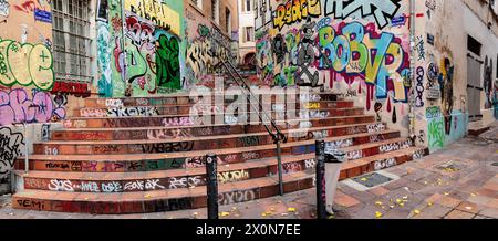 Farbenfrohe Graffiti auf den Straßen der Altstadt von Marseille, Frankreich Stockfoto