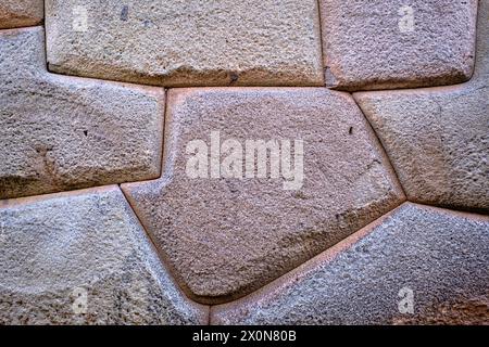 Peru, Provinz Cuzco, Cuzco, gelistet als UNESCO-Weltkulturerbe, Calle Hatun Rumiyoc, Fragment der Mauer der antiken Inka-Stadt Stockfoto