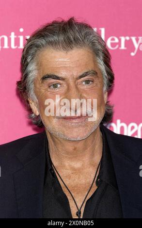 Roberto Cavalli stirbt im Alter von 83 Jahren ROBERTO CAVALLI kommt am 16. Juni 2004 auf der Serpentine Gallery Summer Party in Kensington Palace Gardens in London an. Porträt Kopfaufnahme London Großbritannien Copyright: XPhilxLoftus/CapitalxPicturesx Stockfoto