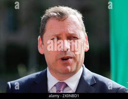 Fianna Fail Kandidat bei den bevorstehenden Wahlen zum Europäischen Parlament Barry Cowen im Fianna Fail Ard Fheis im Dublin Royal Convention Centre. Bilddatum: Samstag, 13. April 2024. Stockfoto