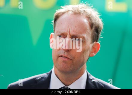 Fianna Fail Kandidat bei den bevorstehenden Wahlen zum Europäischen Parlament Barry Andrews MdEP im Fianna Fail Ard Fheis, im Dublin Royal Convention Centre. Bilddatum: Samstag, 13. April 2024. Stockfoto