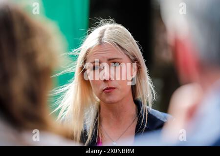 Fianna Fail Kandidat bei den bevorstehenden Wahlen zum Europäischen Parlament Lisa Chambers im Fianna Fail Ard Fheis im Dublin Royal Convention Centre. Bilddatum: Samstag, 13. April 2024. Stockfoto