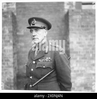 Ein fotografisches negativ von Generalleutnant H. E. Franklyn, CB, DSO, MC, zeigt einen hochrangigen Offizier der britischen Armee in Uniform. Stockfoto