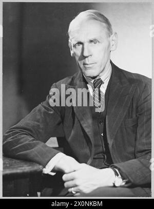 Sir Nelson K. Johnson war 1945 Direktor des Meteorologischen Amtes des Luftministeriums und leitete den Wetterdienst der Royal Air Force. Stockfoto