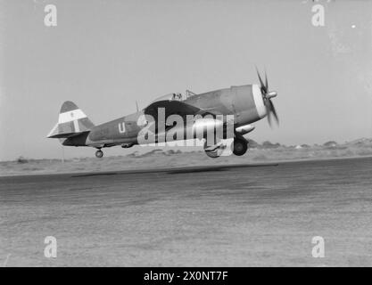 AMERIKANISCHE FLUGZEUGE IM RAF-DIENST 1939–1945: REPUBLIC THUNDERBOLT. - Thunderbolt Mark II, HD298 „RS-U“, von der No. 30 Squadron RAF, startete von Chittagong, Indien, für einen Einsatz über die Royal Air Force, 30 Squadron Stockfoto