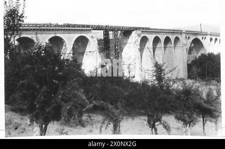 8. ARMEE : BAILEY BRIDGE - Eine allgemeine Ansicht des fotografischen negativ der Brücke , British Army Stockfoto