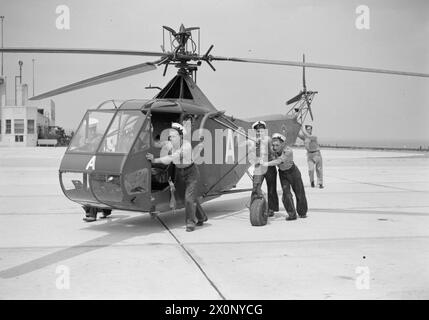 Im November 1944 trainierten Piloten der British Fleet Air Arm in den USA in Bunker Hill, Pensacola, Jacksonville, Fort Lauderdale und Maine. die Landung auf dem Segeldeck und der Hubschrauberbetrieb von Sikorsky. Stockfoto