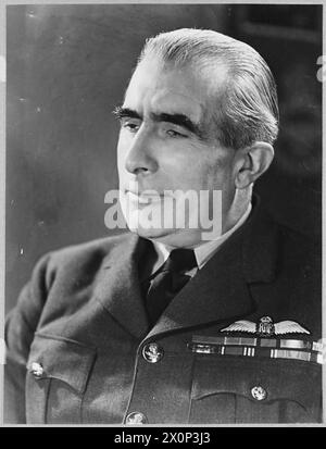 Porträt von Air Chief Marshal Sir Christopher Courtney, KCB, CBE, DSO, Senior RAF Officer im Jahr 1943. Stockfoto