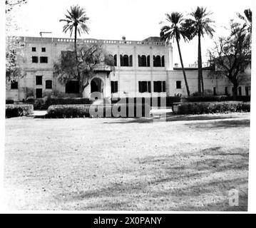 C-IN-C's TOUR DURCH DIE 10. ARMEE - britische Botschaft Bagdad. Fotografisches negativ, britische Armee Stockfoto