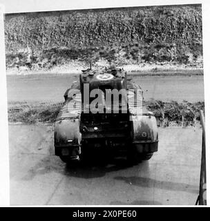 Ein Churchill-Panzer Mark IV, ausgestattet mit einer 75-mm-Kanone, wurde in Winchester für die Dokumentation der britischen Armee fotografiert. Stockfoto