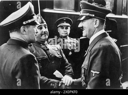 ADOLF HITLER 1889-1945 - Hitler trifft sich mit General Francisco Franco in Hendaye, Südfrankreich, Oktober 1940 Hitler, Adolf, Franco Bahamonde, Francisco Stockfoto