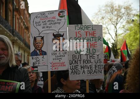Russell Square, London, Großbritannien. April 2024. Tausende marschieren, um die Bewaffnung Israels und den Völkermord in Gaza zu stoppen. Wir werden nicht schweigen, damit aufhören, Palästina in London zu bombardieren. Quelle: Siehe Li/Picture Capital/Alamy Live News Stockfoto