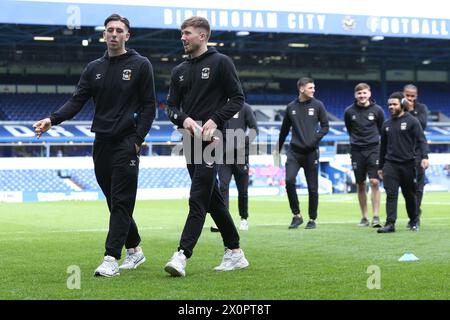 Luis Binks und Josh Eccles in Coventry City vor dem Sky Bet Championship-Spiel in St. Andrew's @ Knighthead Park, Birmingham. Bilddatum: Samstag, 13. April 2024. Stockfoto