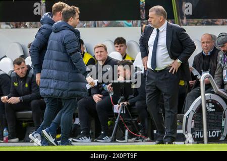 Tottenham Hotspur Manager Ange Postecoglou sieht während des Premier League-Spiels zwischen Newcastle United und Tottenham Hotspur in St. James's Park, Newcastle am Samstag, den 13. April 2024. (Foto: Trevor Wilkinson | MI News) Credit: MI News & Sport /Alamy Live News Stockfoto