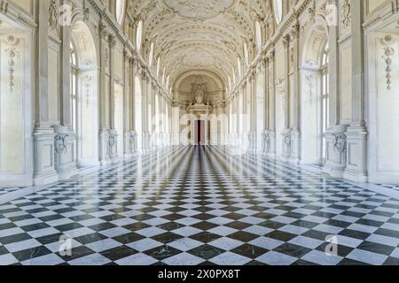 Blick auf die große Galerie (Halle der Diana) im Königlichen Palast von Venaria. Quelle: Alamy Stock Photo Stockfoto