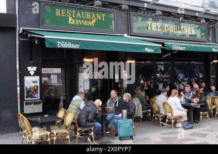 Kopenhagen/Dänemark/13. april 2024/Essen und Getränke im Freien sowie Kaffee und Kuchen auf Hojbro plads and stroget in der dänischen Hauptstadt. Photo.Francis Joseph Dean/Dean Pictures Stockfoto