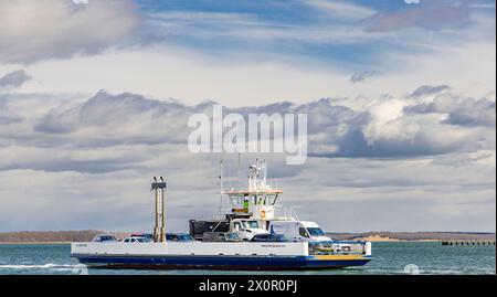 Beladene Fähre zur Schutzinsel vor der Schutzinsel, ny Stockfoto