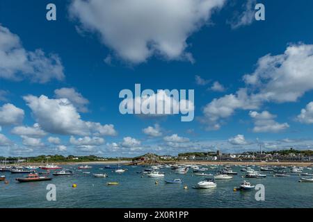 Blick auf die St. Marys Hafen zum Haus des Rettungsbootes, Isles of Scilly Stockfoto