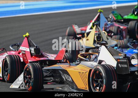 Misano, Italien. April 2024. 2024 Misano E-Prix Rennen während Misano Adriatico - ABB FIA Formel E Weltmeisterschaft, Formel E Rennen in Misano, Italien, 13. April 2024 Credit: Independent Photo Agency/Alamy Live News Stockfoto