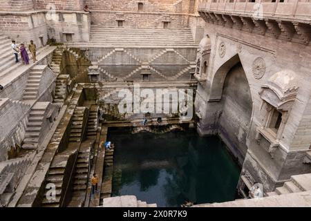 Toorji ka Jhalra - ein berühmter Steppbrunnen in Jodhpur, Rajasthan Stockfoto