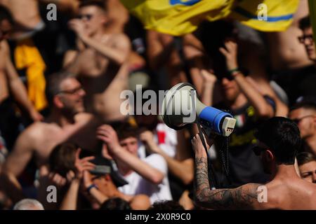 Torino, Italien. April 2024. juventus Fans vor dem Fußballspiel der Serie A zwischen Turin und Juventus im Olympiastadion Grande Torino, Norditalien - Samstag, den 13. April 2024. Sport - Fußball . (Foto: Spada/LaPresse) Credit: LaPresse/Alamy Live News Stockfoto