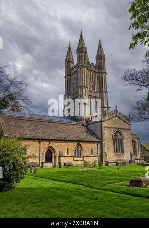 St Sampson’s Church ist die Pfarrkirche der Stadt Cricklade in Wiltshire, England. Die Kirche stammt aus dem späten 12. Jahrhundert und ist eine Liste des ersten Grades Stockfoto