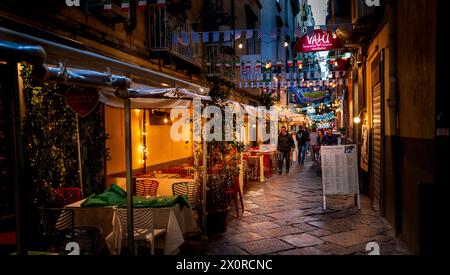 Straßenfotografie im Spanischen Viertel, Neapel, Italien Stockfoto