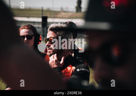 Misano Adriatico, Rimini, Italien. April 2024. Sam Bird vor dem Rennen 1 beim Misano E-prix, 6. Runde der Formel-E-Weltmeisterschaft (Credit Image: © Luca Martini/ZUMA Press Wire) NUR REDAKTIONELLE VERWENDUNG! Nicht für kommerzielle ZWECKE! Stockfoto