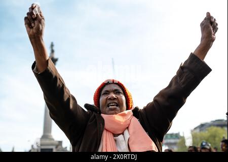 London, Großbritannien. 13. April 2024. Sudanesische Unterstützer marschieren gegen den Trafalgar Square. Anrede: Andrea Domeniconi/Alamy Live News Stockfoto