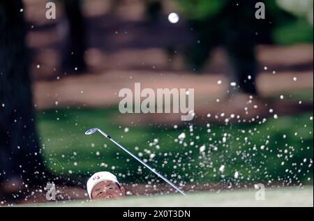Augusta, Usa. April 2024. Südkoreas an Byeong Hun trifft am Samstag, den 13. April 2024, aus einem Bunker auf dem siebten Loch während der dritten Runde des Masters Turniers im Augusta National Golf Club in Augusta, Georgia. Foto: Tannen Murray/UPI Credit: UPI/Alamy Live News Stockfoto