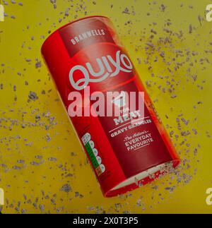 Mansfield, Nottingham, Vereinigtes Königreich, 13. April 2024: Studio-Produktabbildung von Bramwells Quixo Gravy Granulat. Stockfoto