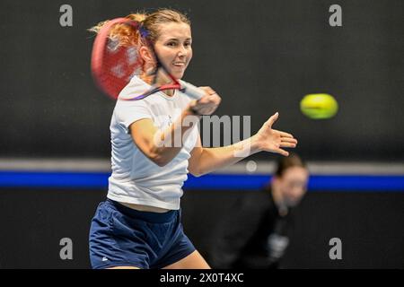 13 04 2024. Vilnius, Litauen. Billie Jean King Cup Spiel Kroatien-Litauen. Justina Mikulskytė (WTA-223) Stockfoto