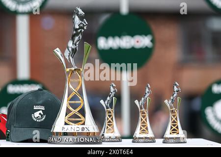 Auf dem Aintree Racecourse, Liverpool, Großbritannien. , . 13. April 2024 (Foto: Mark Cosgrove/News Images) in Liverpool, Vereinigtes Königreich am 13. April 2024. (Foto: Mark Cosgrove/News Images/SIPA USA) Credit: SIPA USA/Alamy Live News Stockfoto