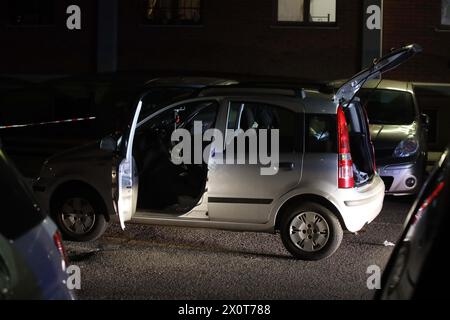 Brescia, Italien. April 2024. Foto Nelson Hasanpapy/LaPresse cronaca13 april 2024 Brescia sparatoria Via Corsica il sopralluogo della polizia Scientifica, Credit: LaPresse/Alamy Live News Stockfoto