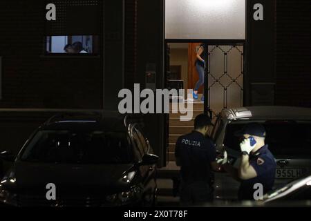 Brescia, Italien. April 2024. Foto Nelson Hasanpapy/LaPresse cronaca13 april 2024 Brescia sparatoria Via Corsica il sopralluogo della polizia Scientifica, Credit: LaPresse/Alamy Live News Stockfoto