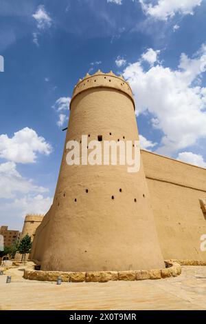 Riad, Saudi-Arabien, 13. April 2024. Al Masmak Palace 1895 ist eine Festung aus Lehm und Lehmziegel, die Zeuge der Gründung des Königreichs im Jahre 1902 King ab war Stockfoto