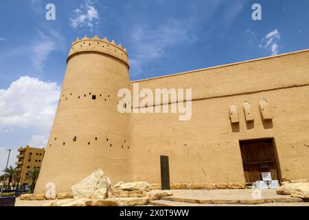 Riad, Saudi-Arabien, 13. April 2024. Al Masmak Palace 1895 ist eine Festung aus Lehm und Lehmziegel, die Zeuge der Gründung des Königreichs im Jahre 1902 King ab war Stockfoto